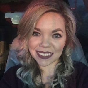 Meet your Posher, Leslie